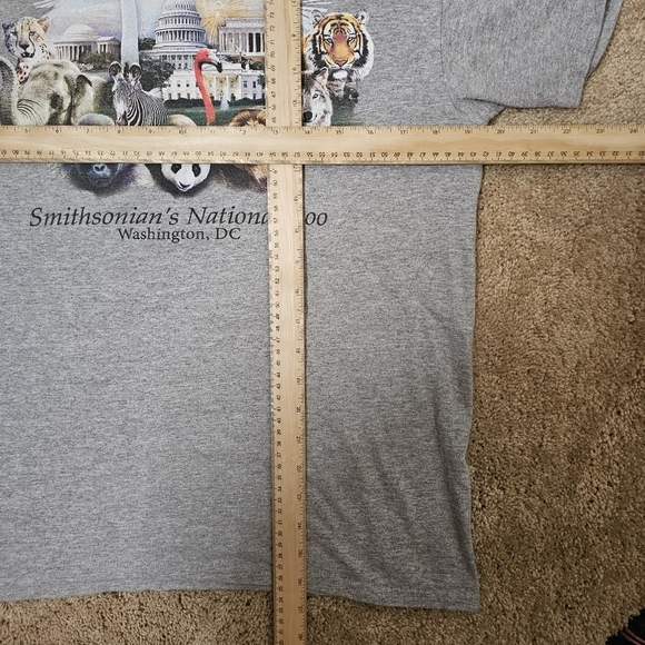 Smithsonian's National Zoo Washington D.C. Graphic Tee "We have Species" - Picture 5 of 5